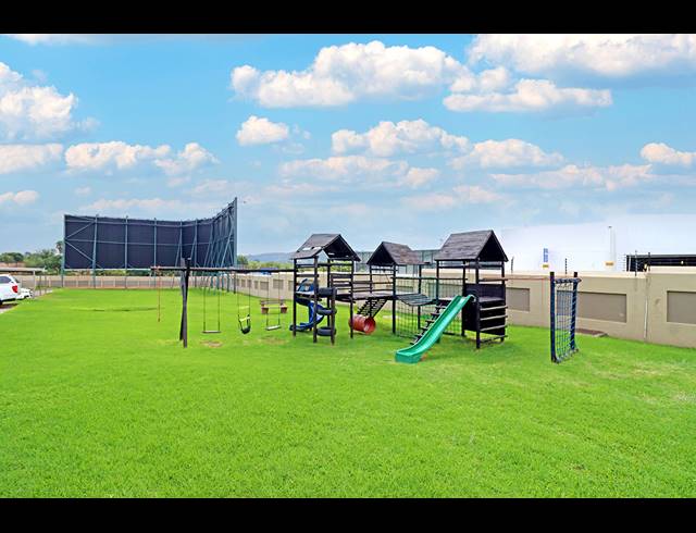 2 BEDROOM TOWNHOUSE FOR SALE IN ORIEL
